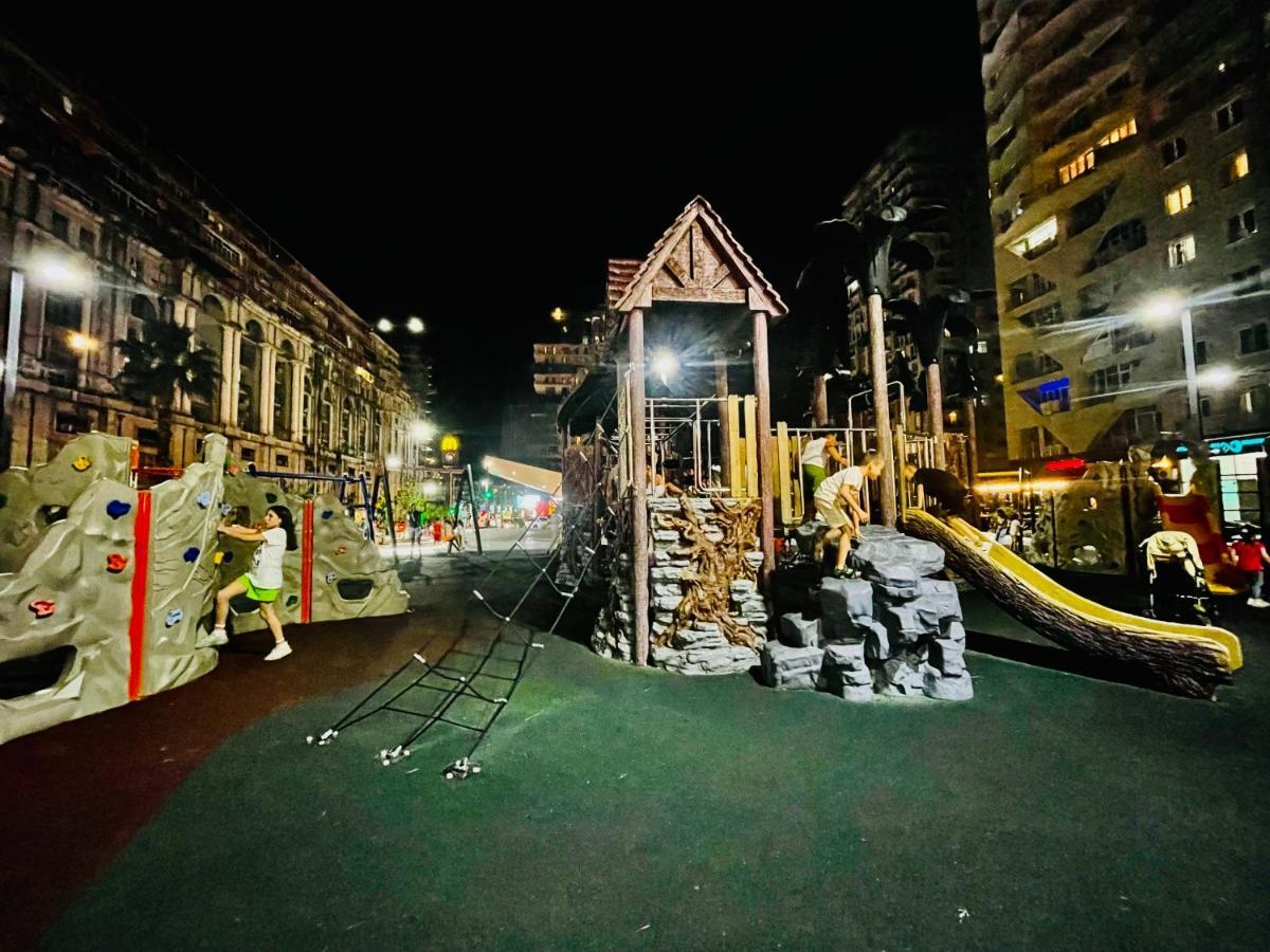 Batumi Seaside Magnolia Lägenhet Exteriör bild