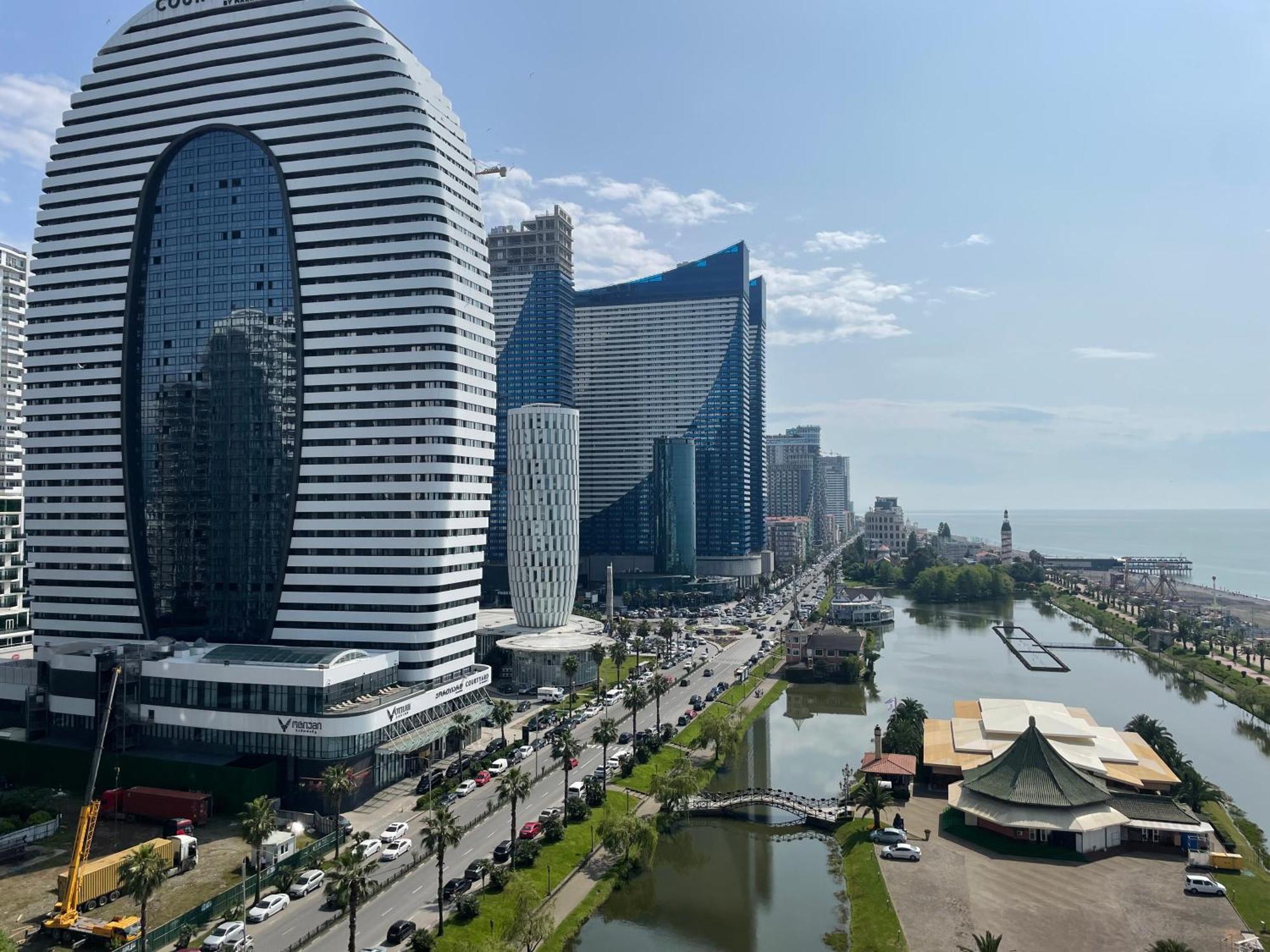 Batumi Seaside Magnolia Lägenhet Exteriör bild