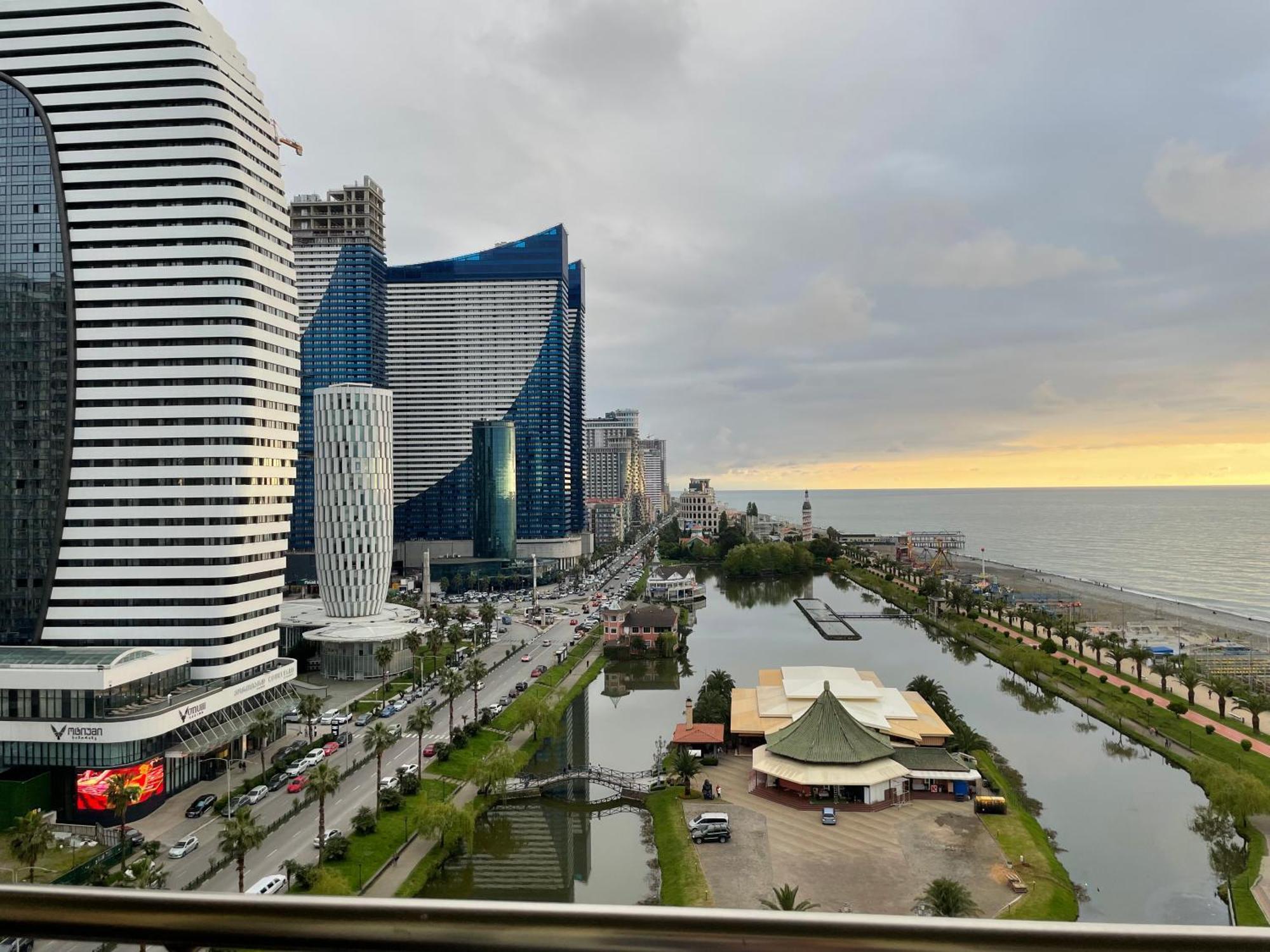 Batumi Seaside Magnolia Lägenhet Exteriör bild